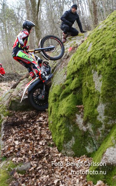 Preload previous image